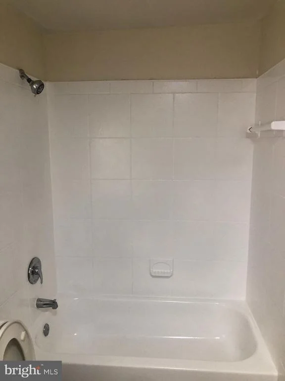 Photo of 516 MENTOR AVENUE
