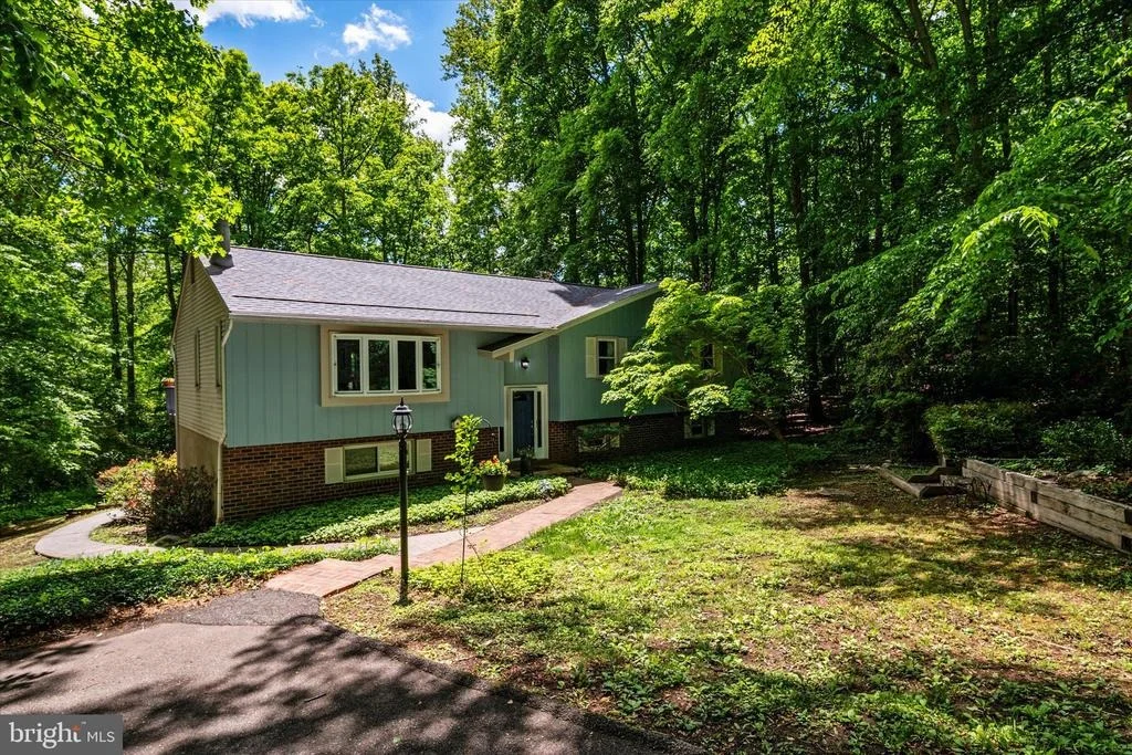 Photo of 2194 HALLMARK COURT