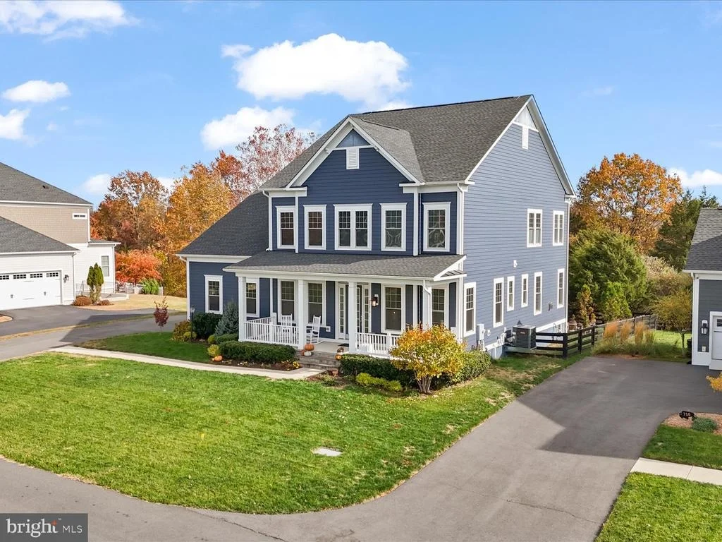 Photo of 25970 LIQUIDAMBAR LANE