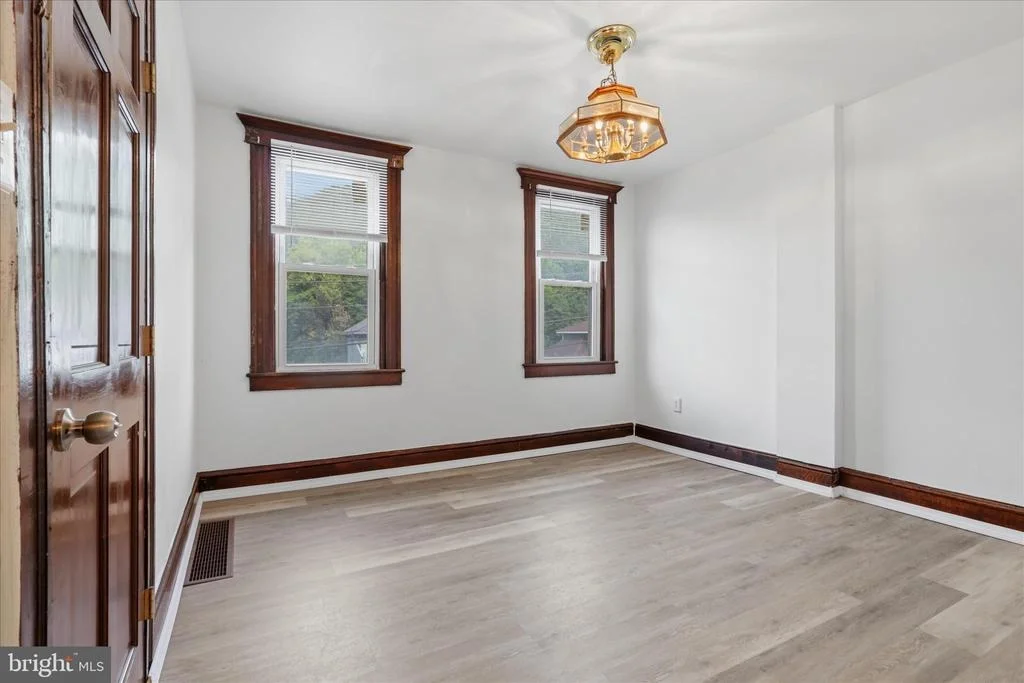 Photo of 449 BALTIMORE AVENUE
