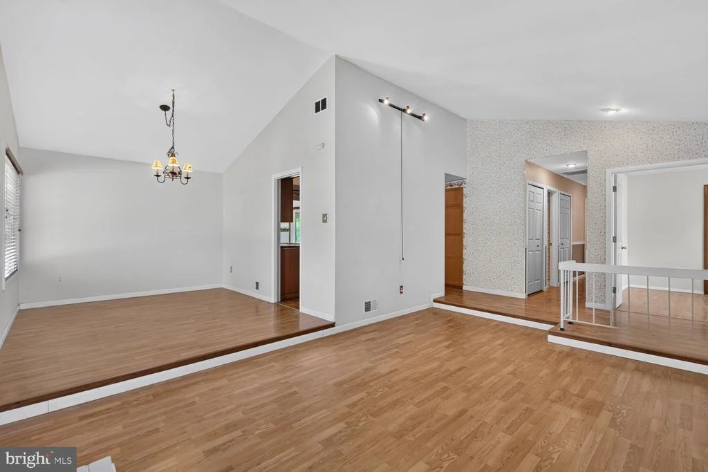 Photo of 323 AVONDALE DRIVE