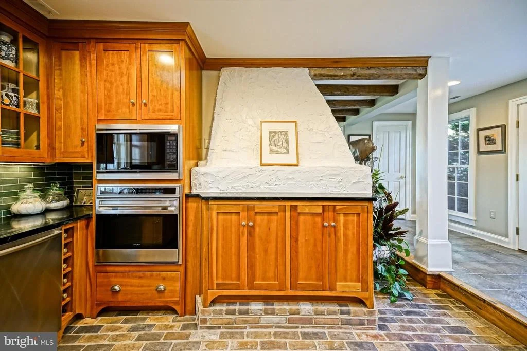 Photo of 558 PILOTTOWN ROAD