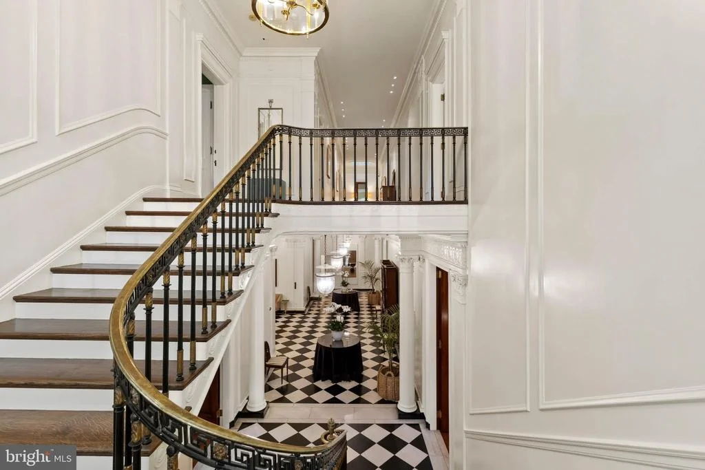 Photo of 15 CHARLCOTE PLACE