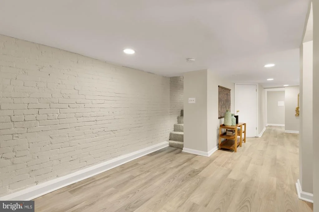 Photo of 723 GRESHAM PLACE NW