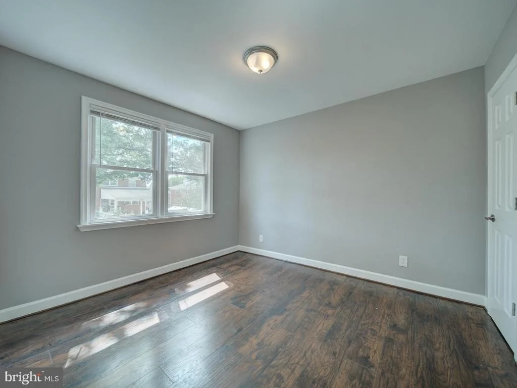 Photo of 2407 SAINT CLAIR DRIVE