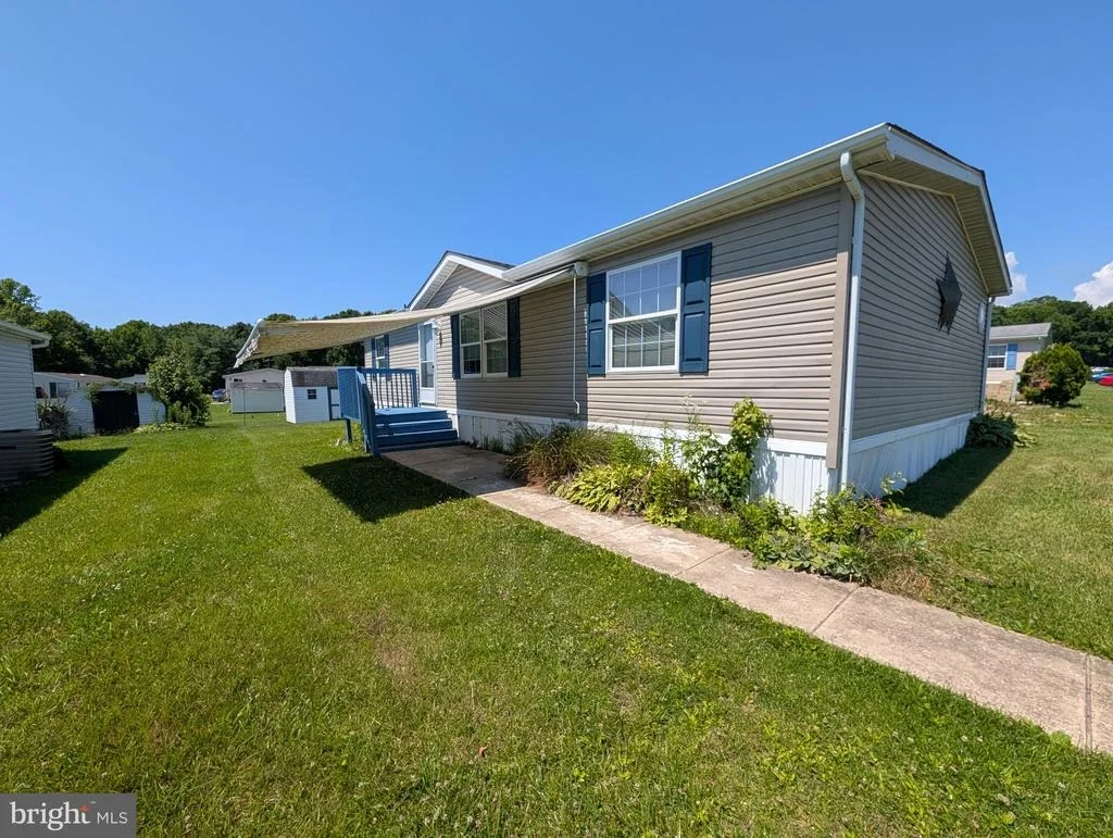 Photo of 216 GARNER DRIVE