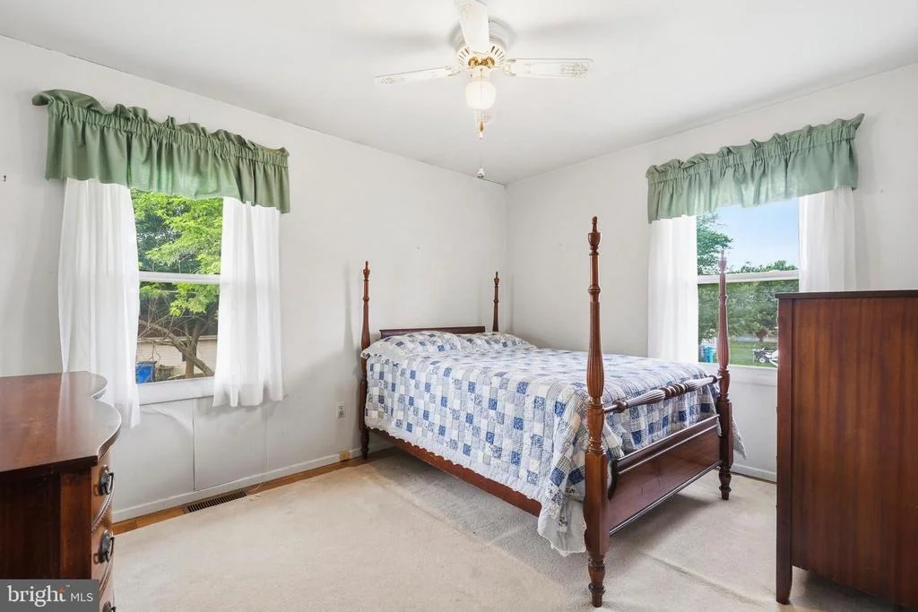 Photo of 215 COMPTON ROAD