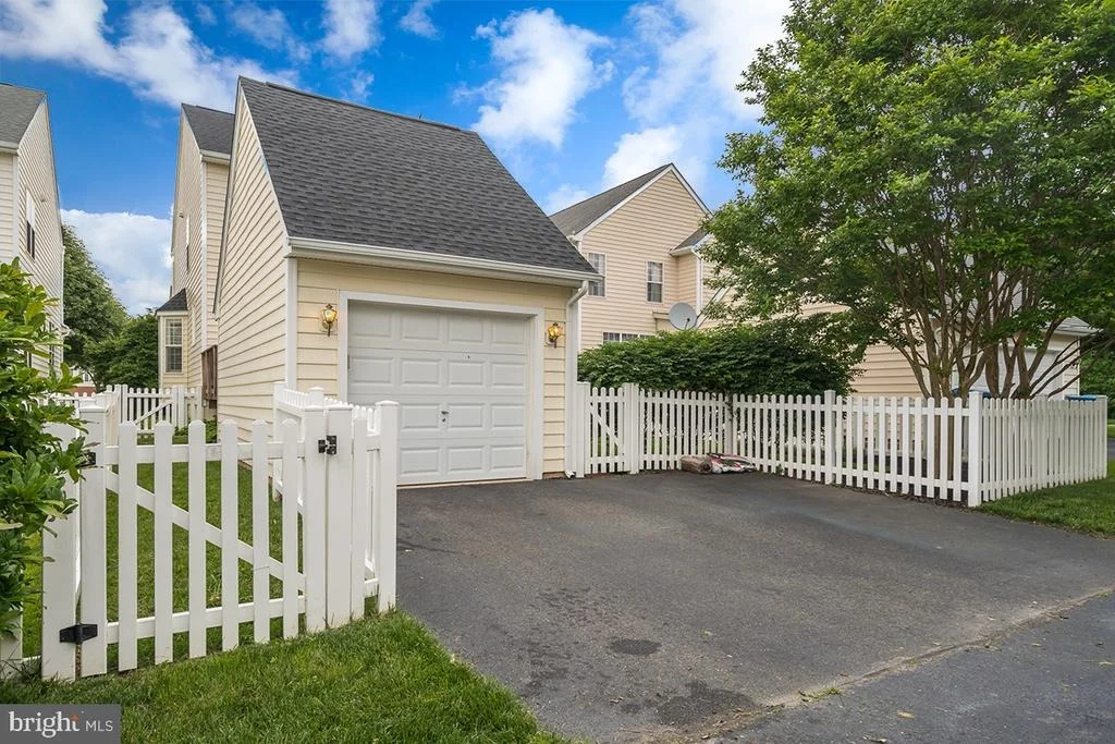 Photo of 42773 CENTER STREET