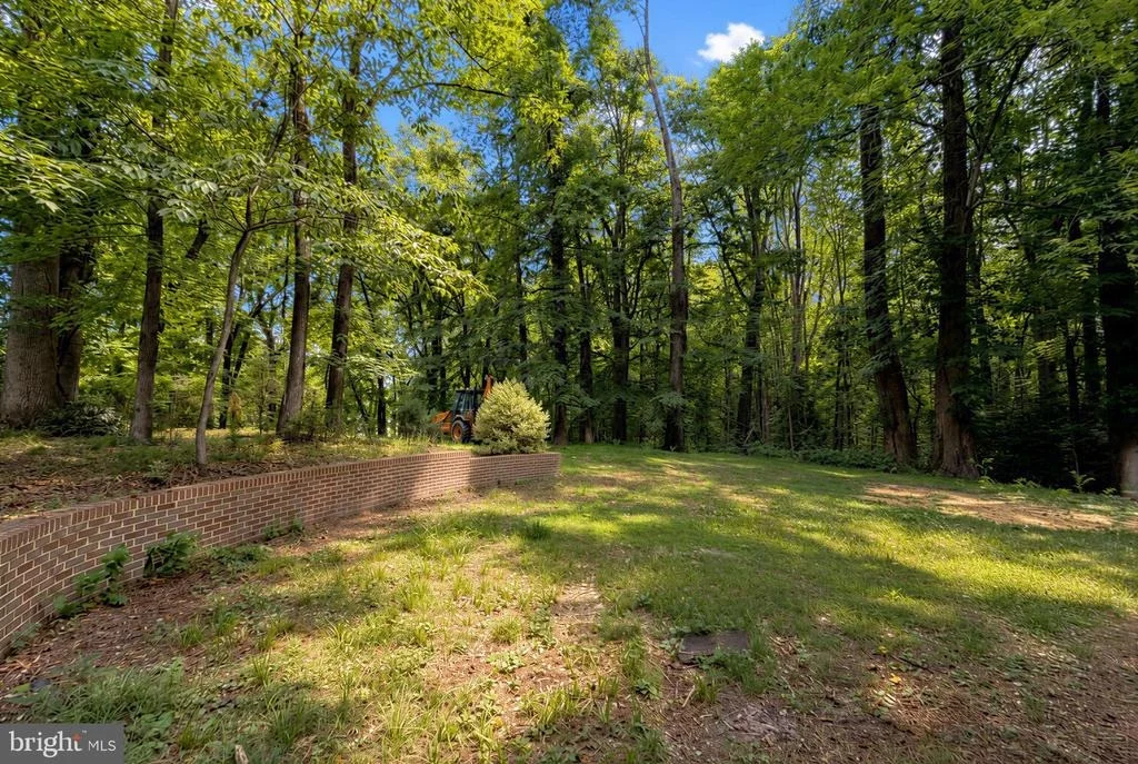Photo of 8425 MAUSEN LANE