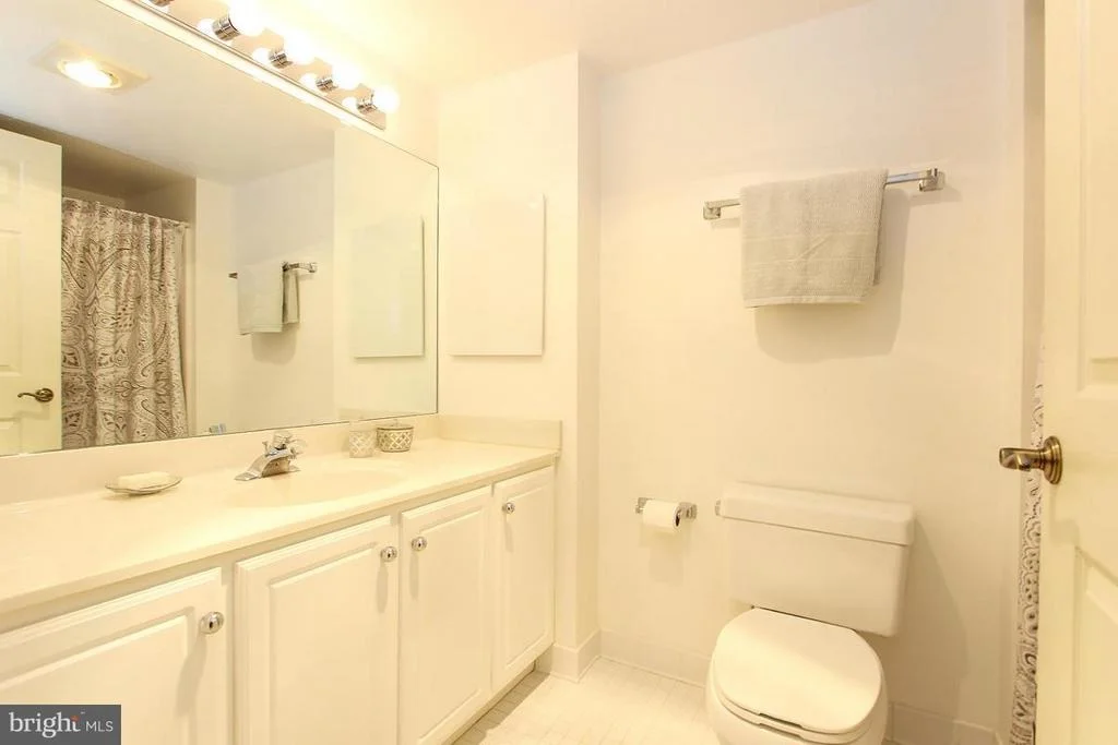 Photo of Unit 303 at 14800 PENNFIELD CIRCLE