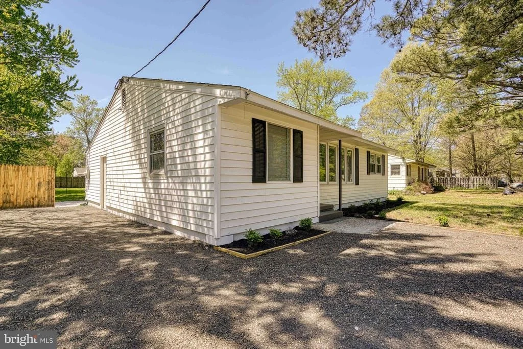 Photo of 10 BAY VIEW AVENUE