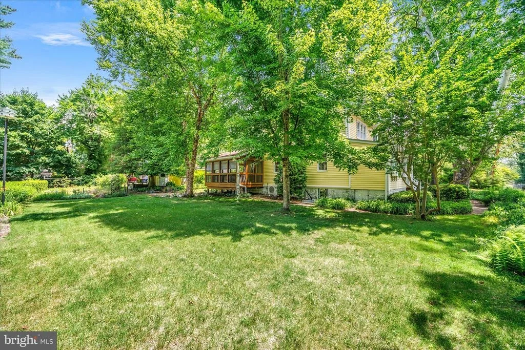 Photo of 565 SUNSET KNOLL ROAD