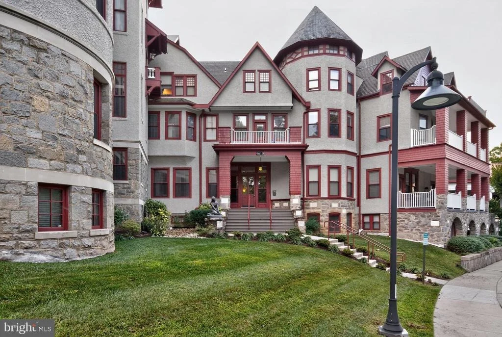 Photo of Unit PH102 at 9610 DEWITT