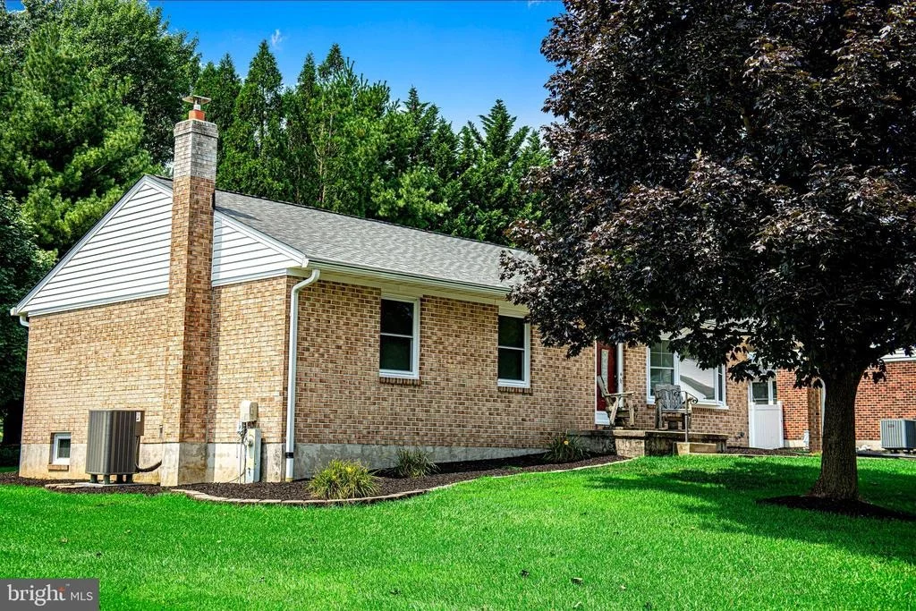 Photo of 619 FLINTLOCK DRIVE