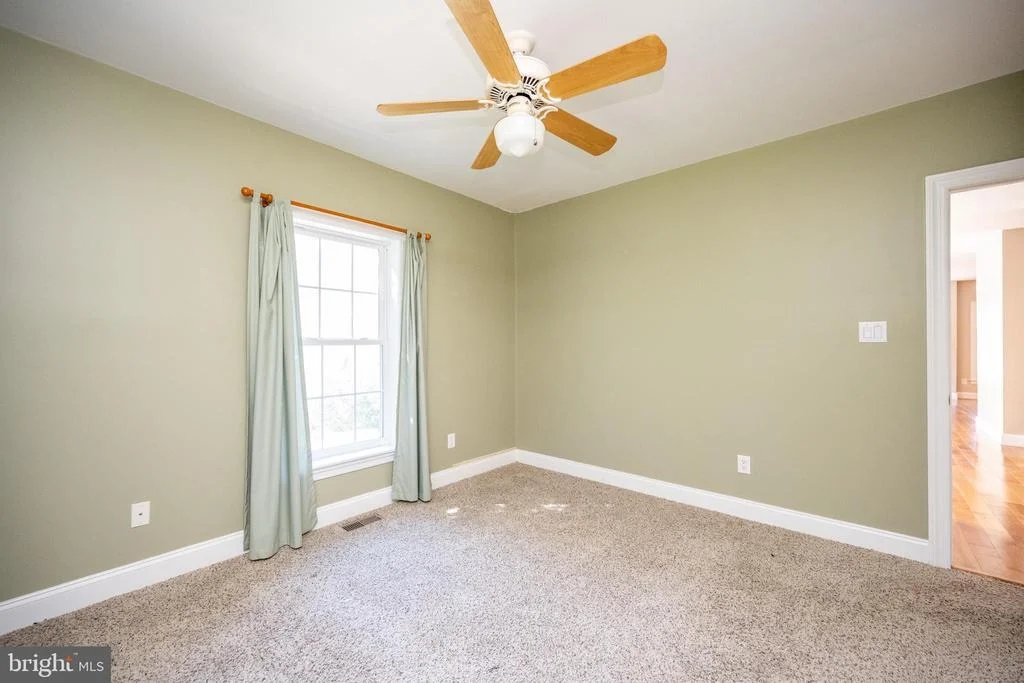 Photo of 32 HAZELHURST LANE