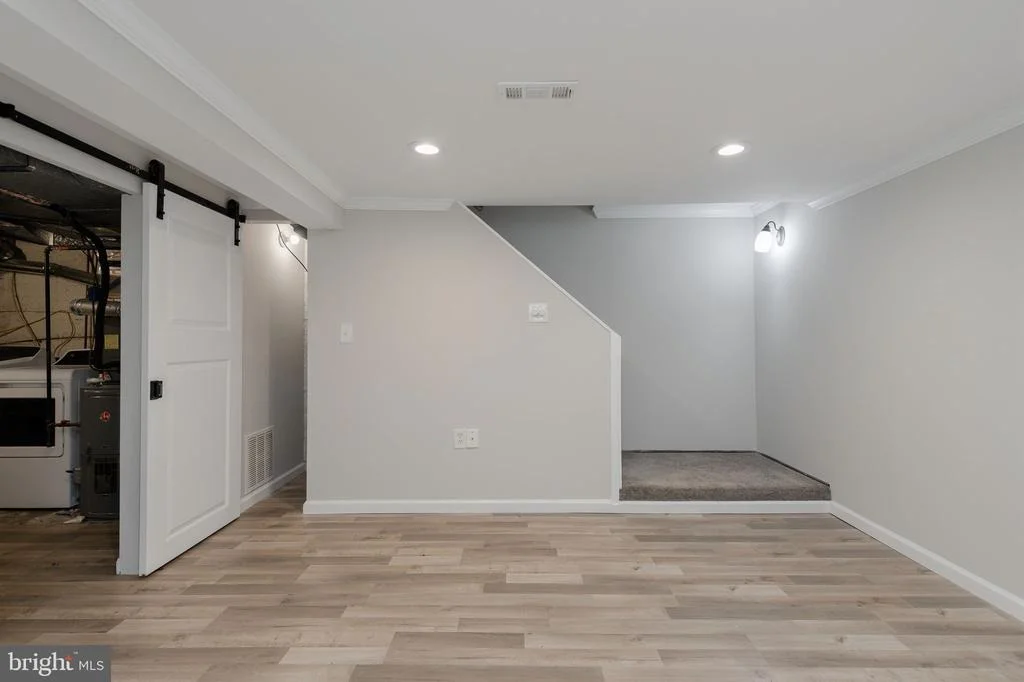 Photo of 5933 WILLIAMSBURG ROAD