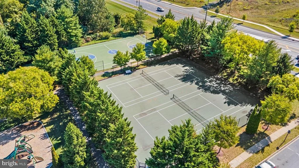 Photo of 9116 BOWLING GREEN DRIVE