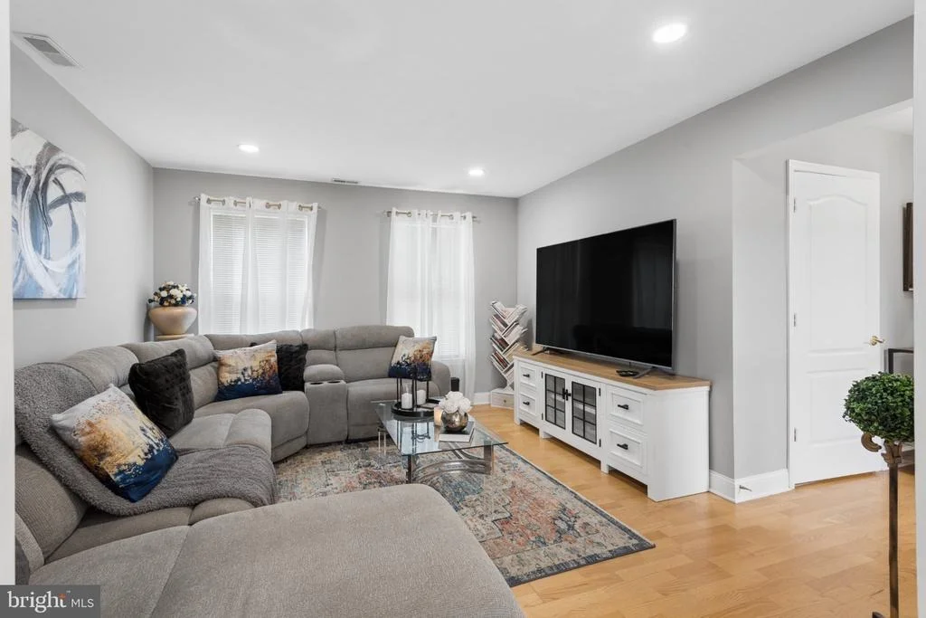 Photo of 531 MANOR ROAD