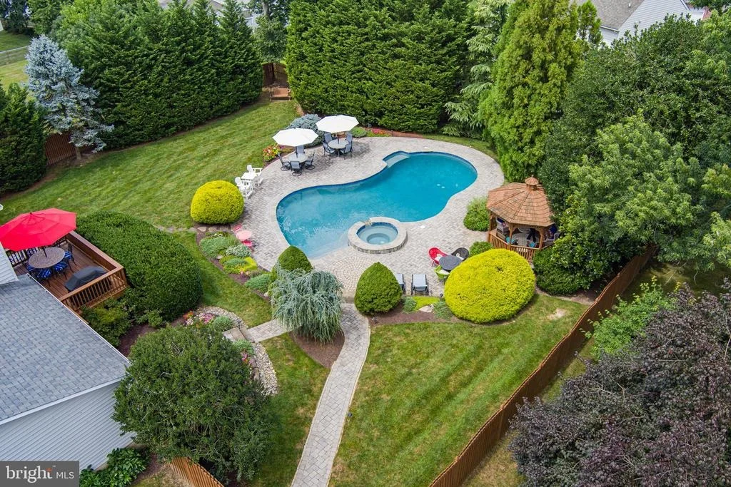 Photo of 8668 FELSVIEW DRIVE