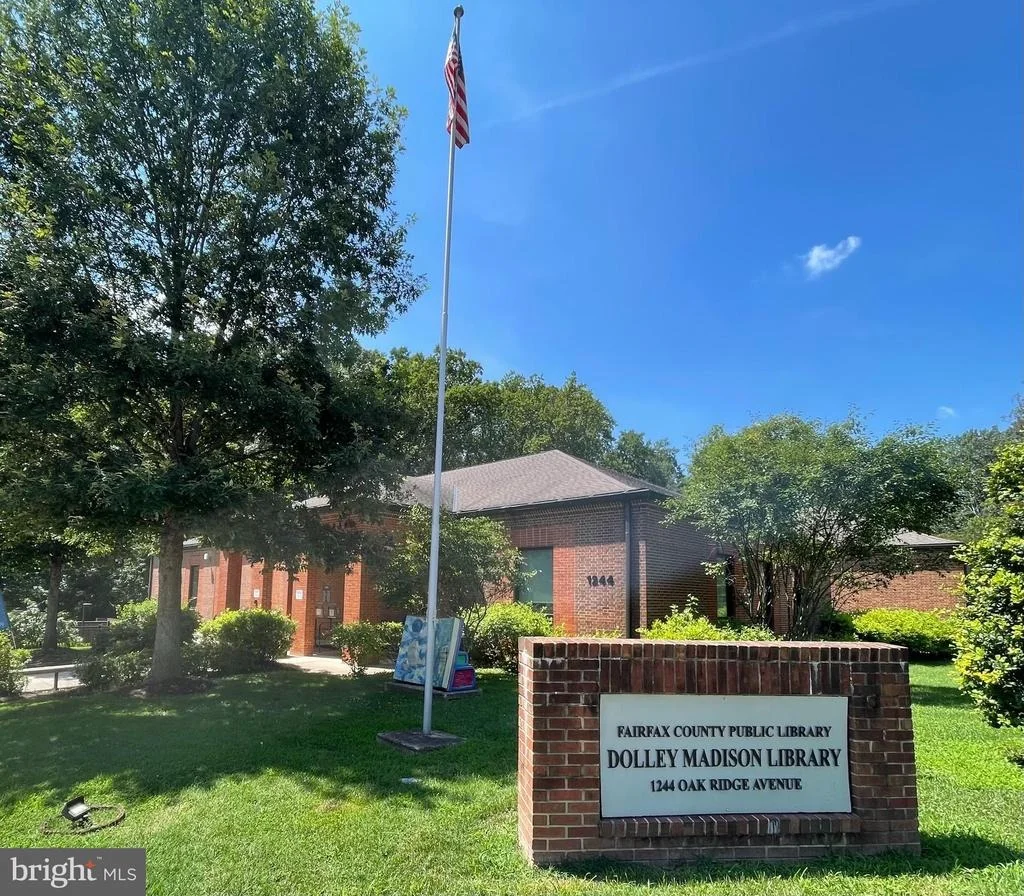 Photo of 7710 HUNTMASTER LANE