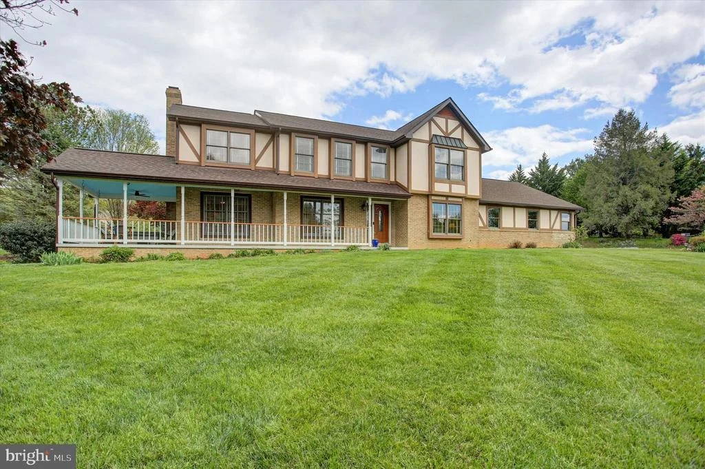 Photo of 8001 MAPLEVILLE ROAD