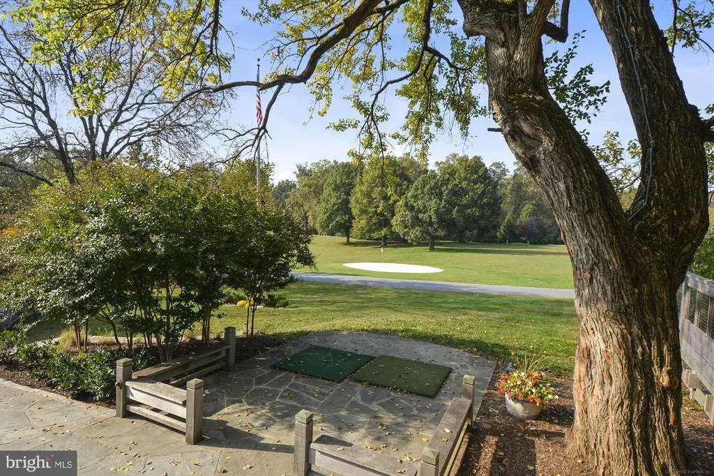 Photo of 322 CLOPSTON HILL