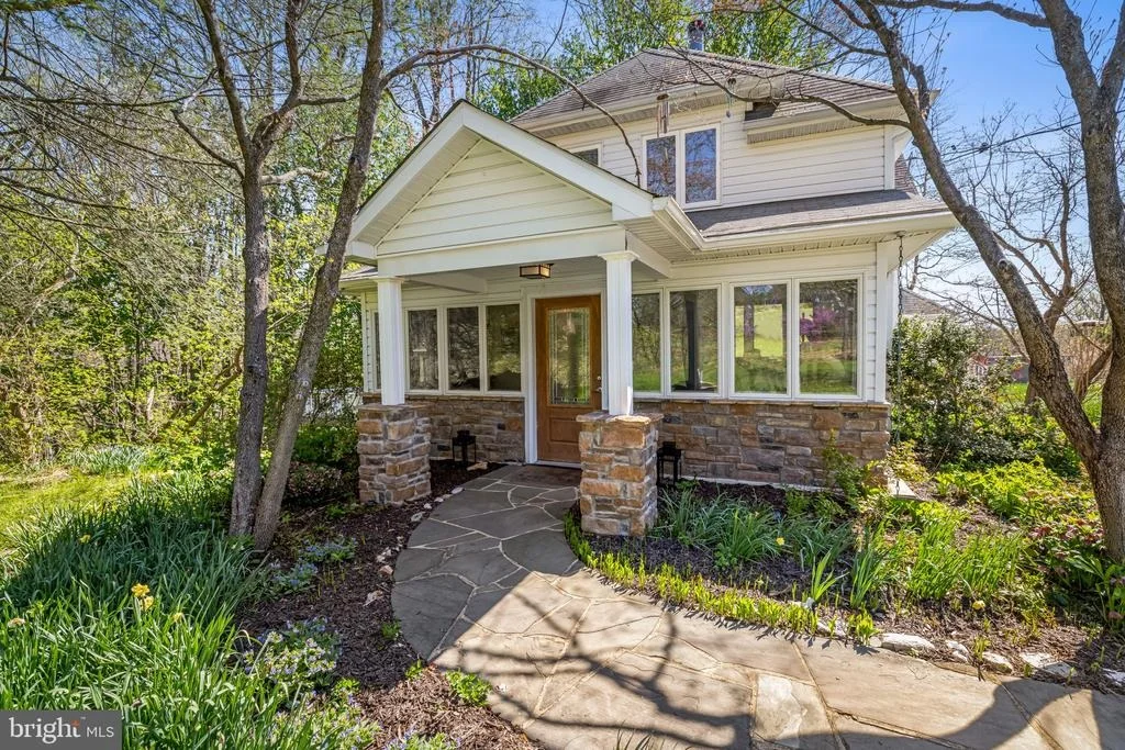 Photo of 8230 DOGWOOD ROAD