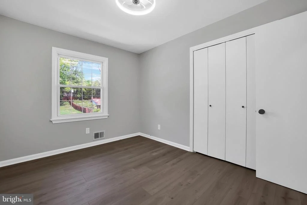 Photo of 833 LOXFORD TERRACE