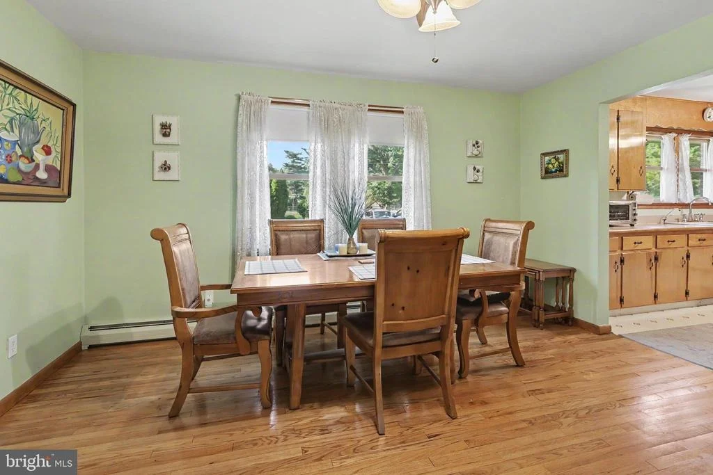Photo of 2048 BUSTLETON ROAD