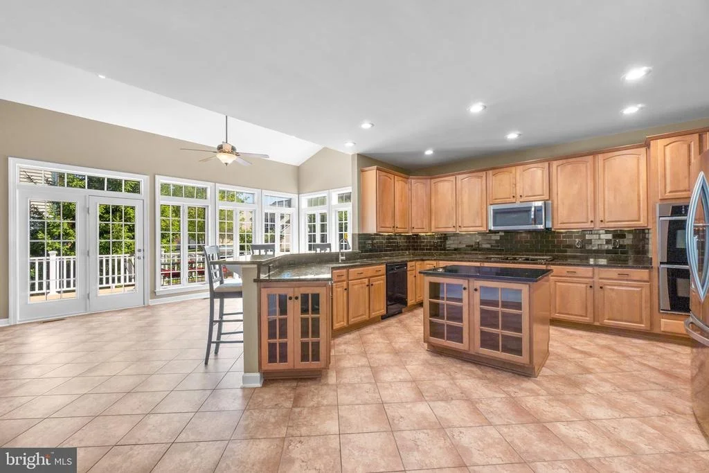 Photo of 9116 BOWLING GREEN DRIVE