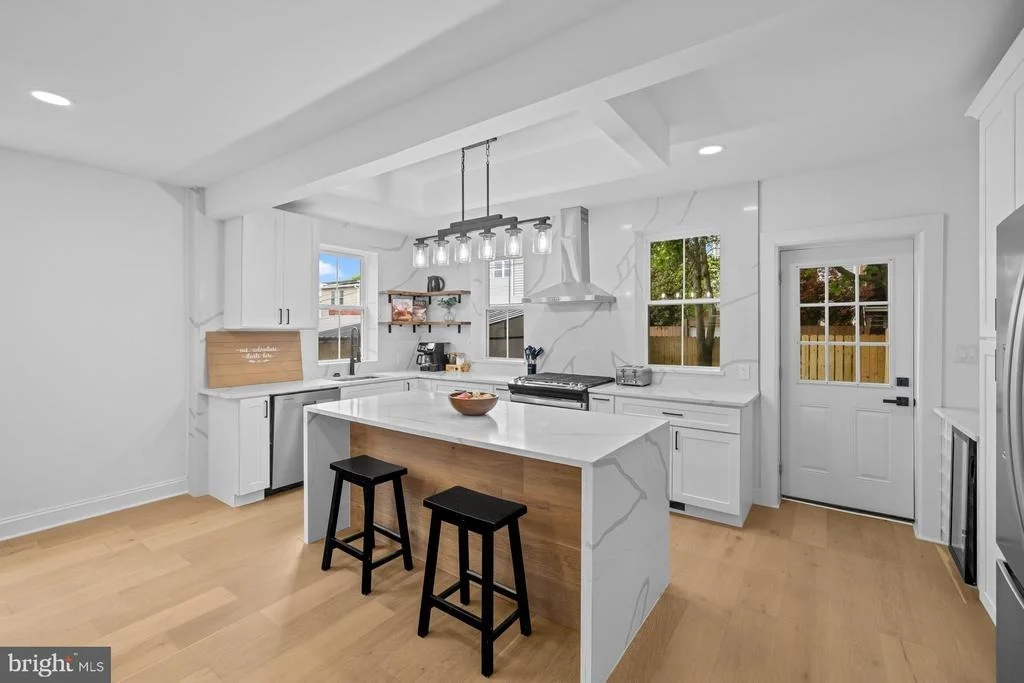 Photo of 536 ONEIDA PLACE NW