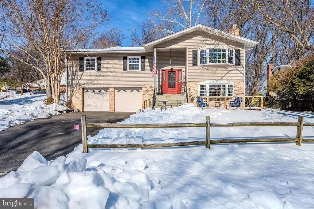 Photo of 6112 HARMON PLACE