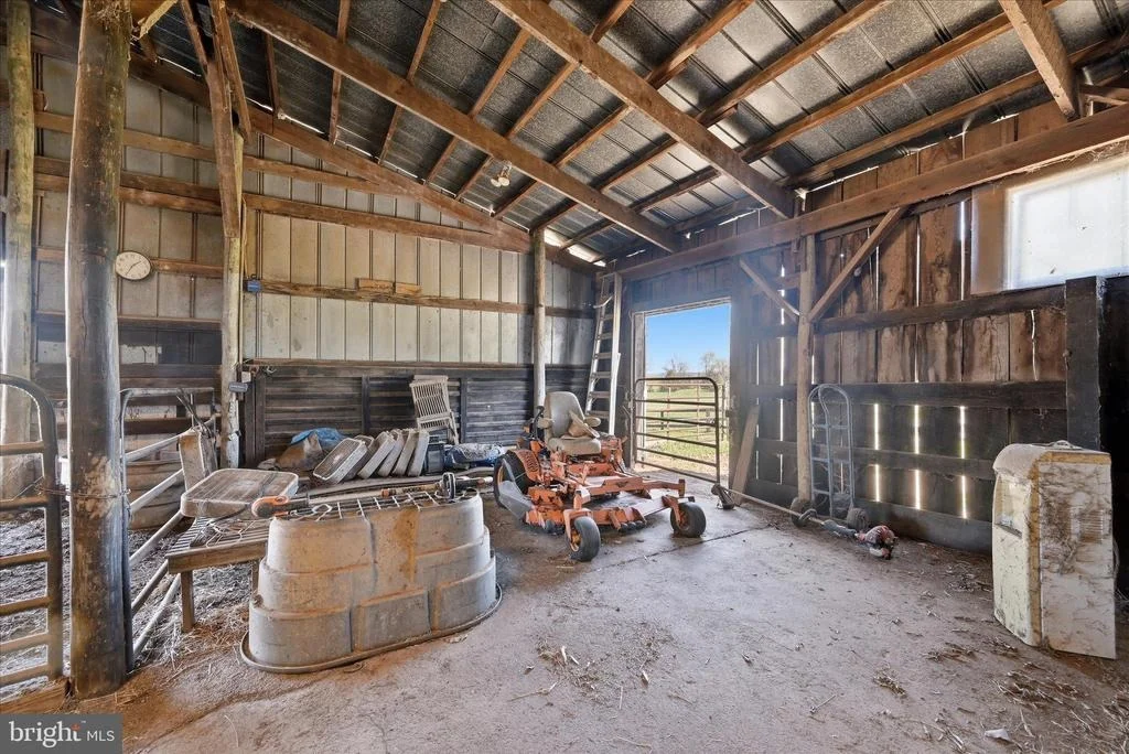 Photo of 2517 FIVE POINTS ROAD