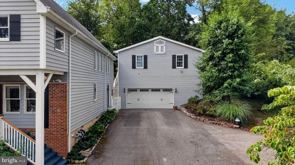 Photo of 100 HILLSIDE ROAD