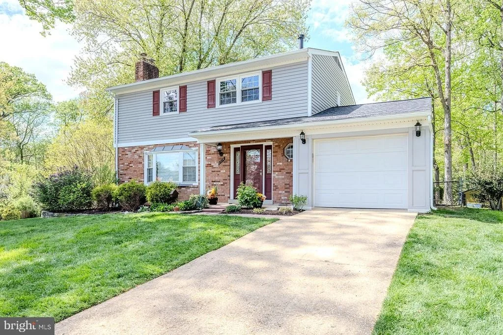 Photo of 6526 GREENVIEW LANE