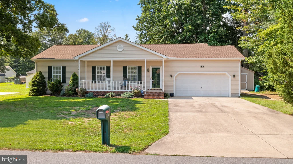 Photo of 33 SIOUX DRIVE