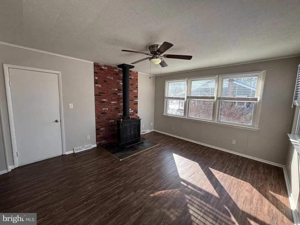 Photo of 102 GINGER AVENUE
