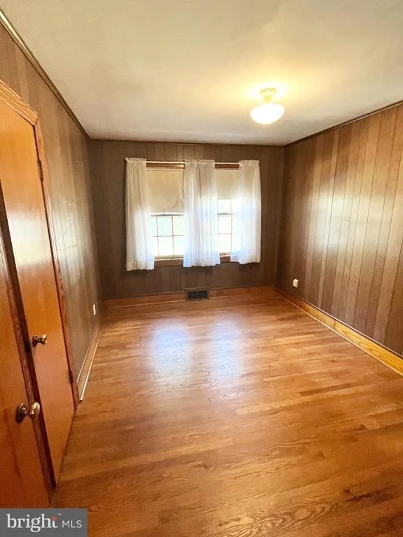 Photo of 1635 SHOOKSTOWN ROAD