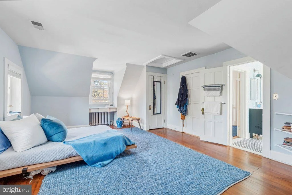Photo of 2 E HIGHFIELD ROAD