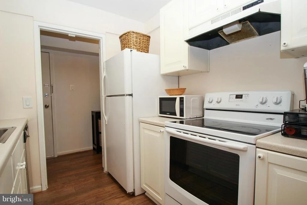 Photo of Unit 1B at 11658 STONEVIEW SQUARE