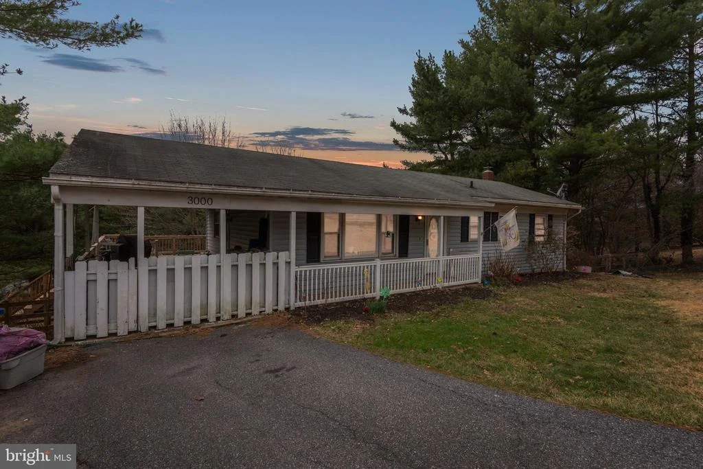 Photo of 3000 BREEZEWOOD LANE
