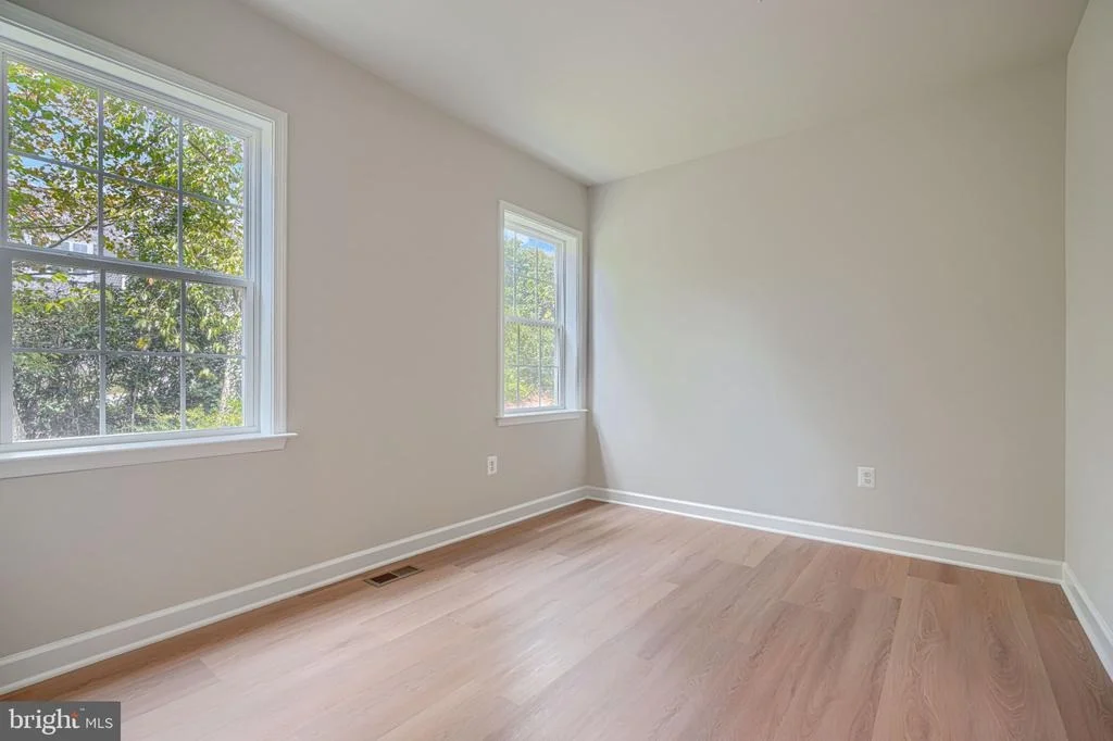 Photo of 6060 FLOREY ROAD