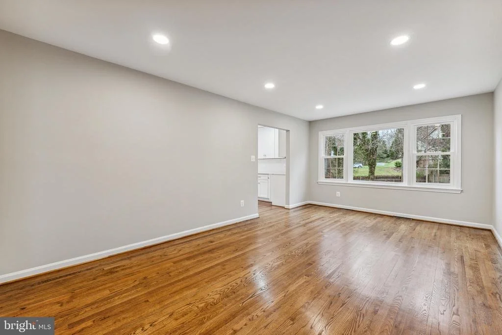 Photo of 3912 KING ARTHUR ROAD