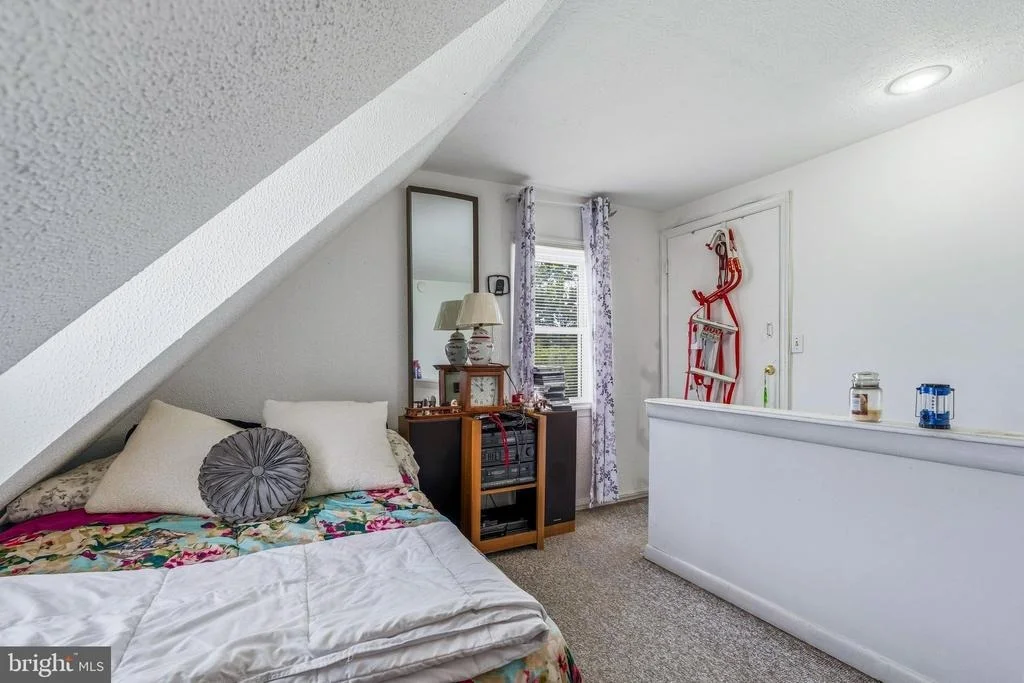 Photo of 1044 BEECHWOOD DRIVE