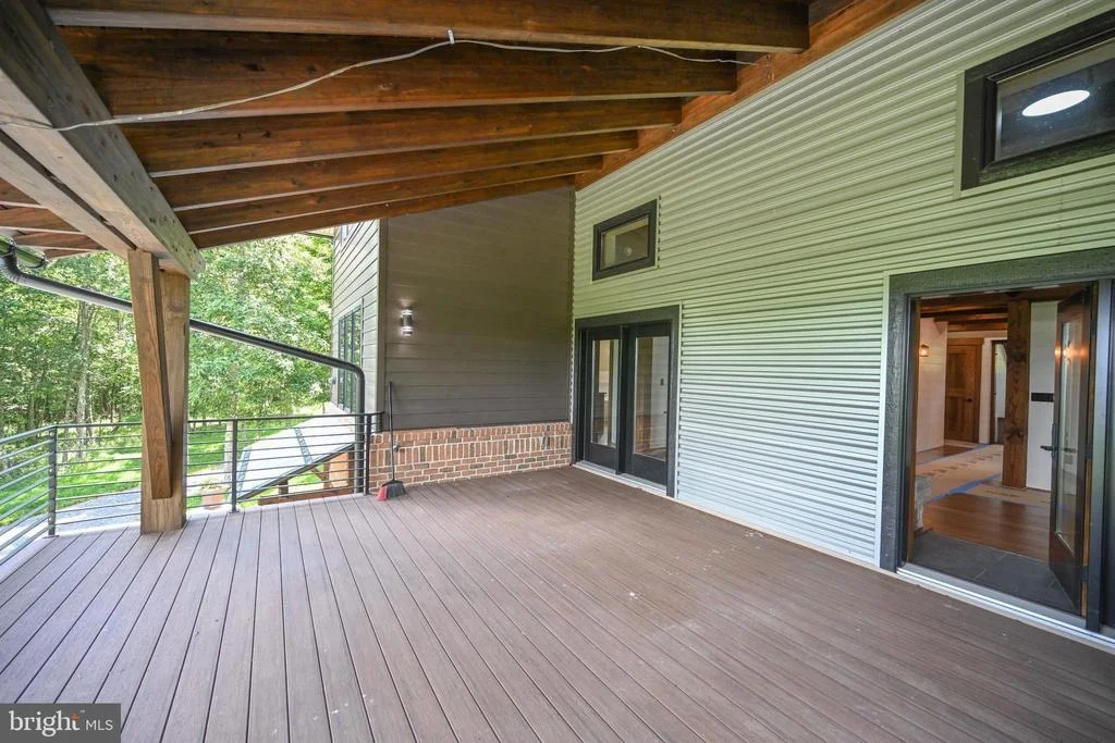 Photo of 415 NAZELROD ROAD