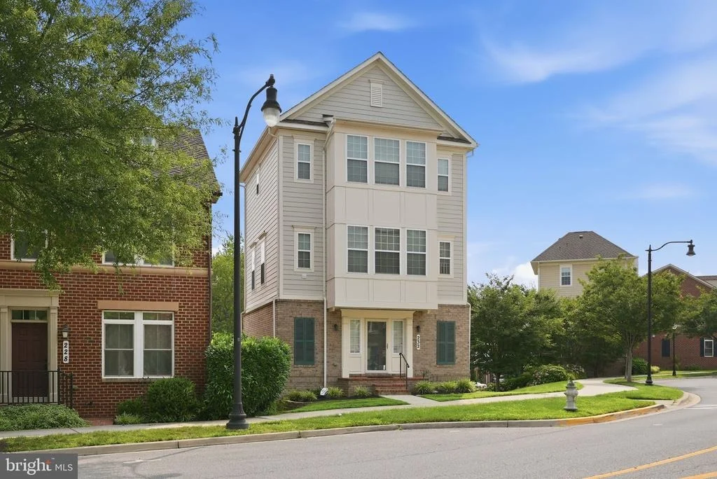 Photo of 232 PARKVIEW AVENUE