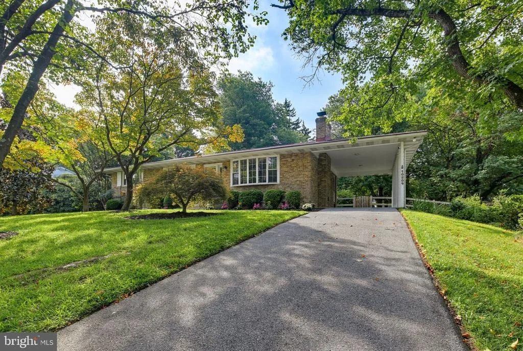 Photo of 10209 DONLEIGH DRIVE