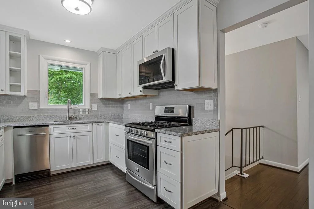 Photo of 454 MANOR ROAD
