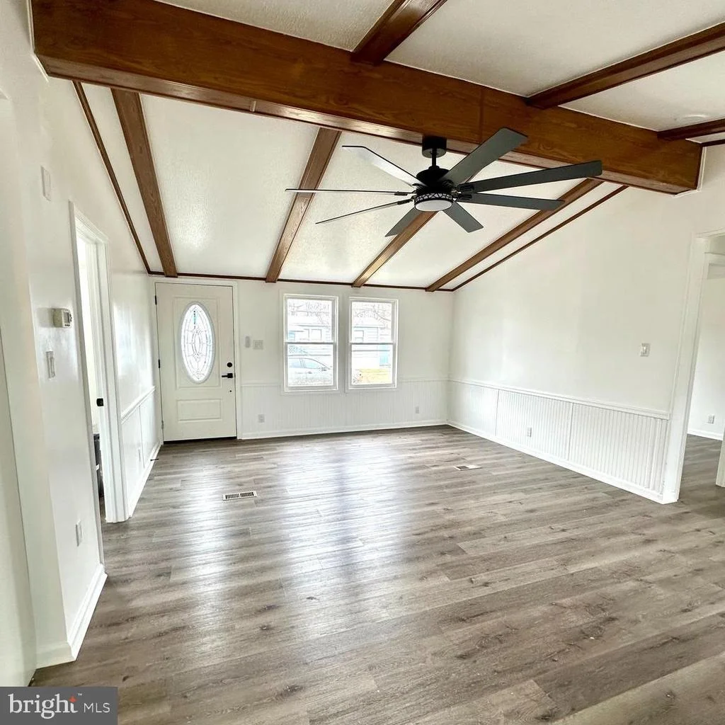 Photo of 606 RED OAK DRIVE