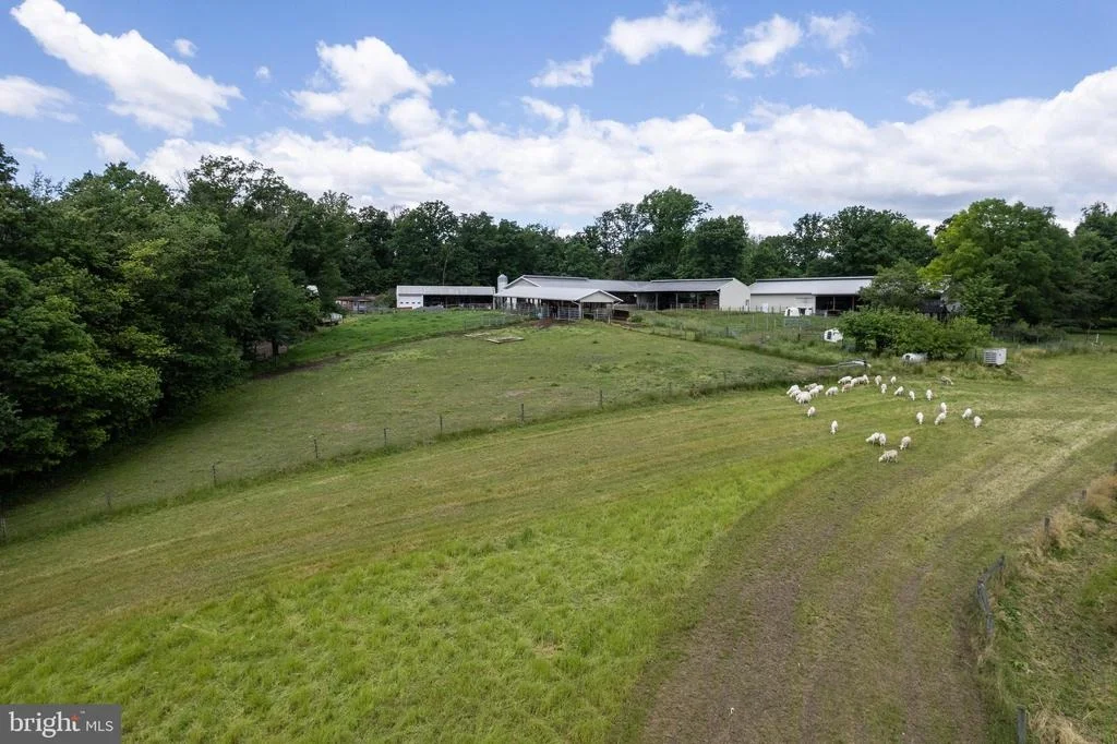 Photo of 16120 BARNESVILLE ROAD